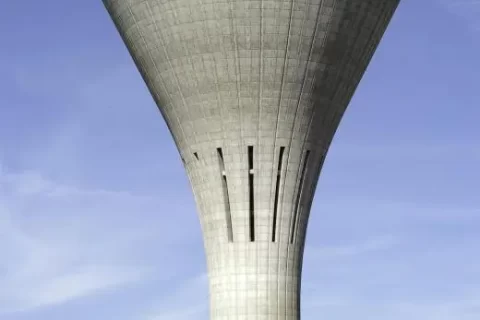 一座水塔。